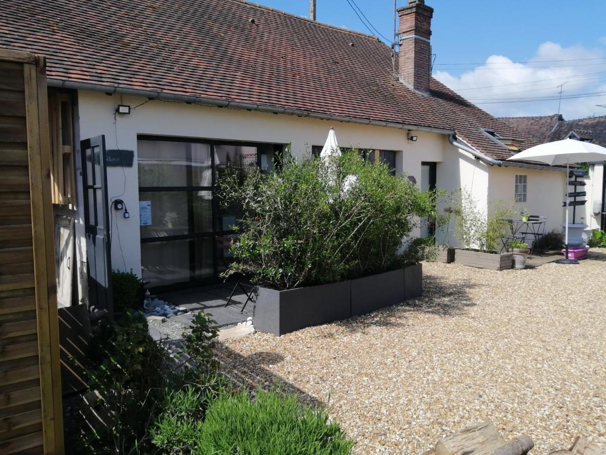 Le Clos Du 51 - Chambres D'Hotes Abondant エクステリア 写真